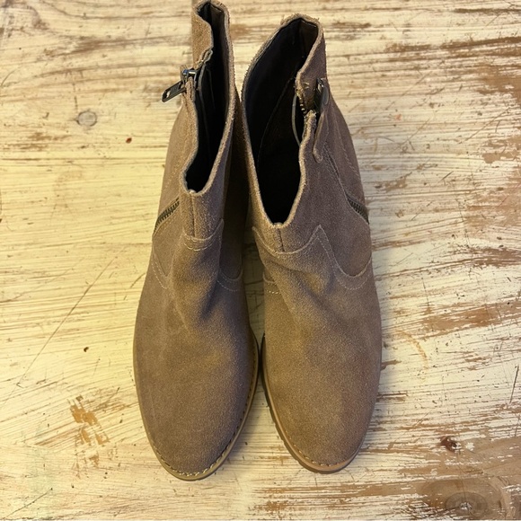 Euro soft by sofft suede boots size 6.5 - Picture 2 of 8